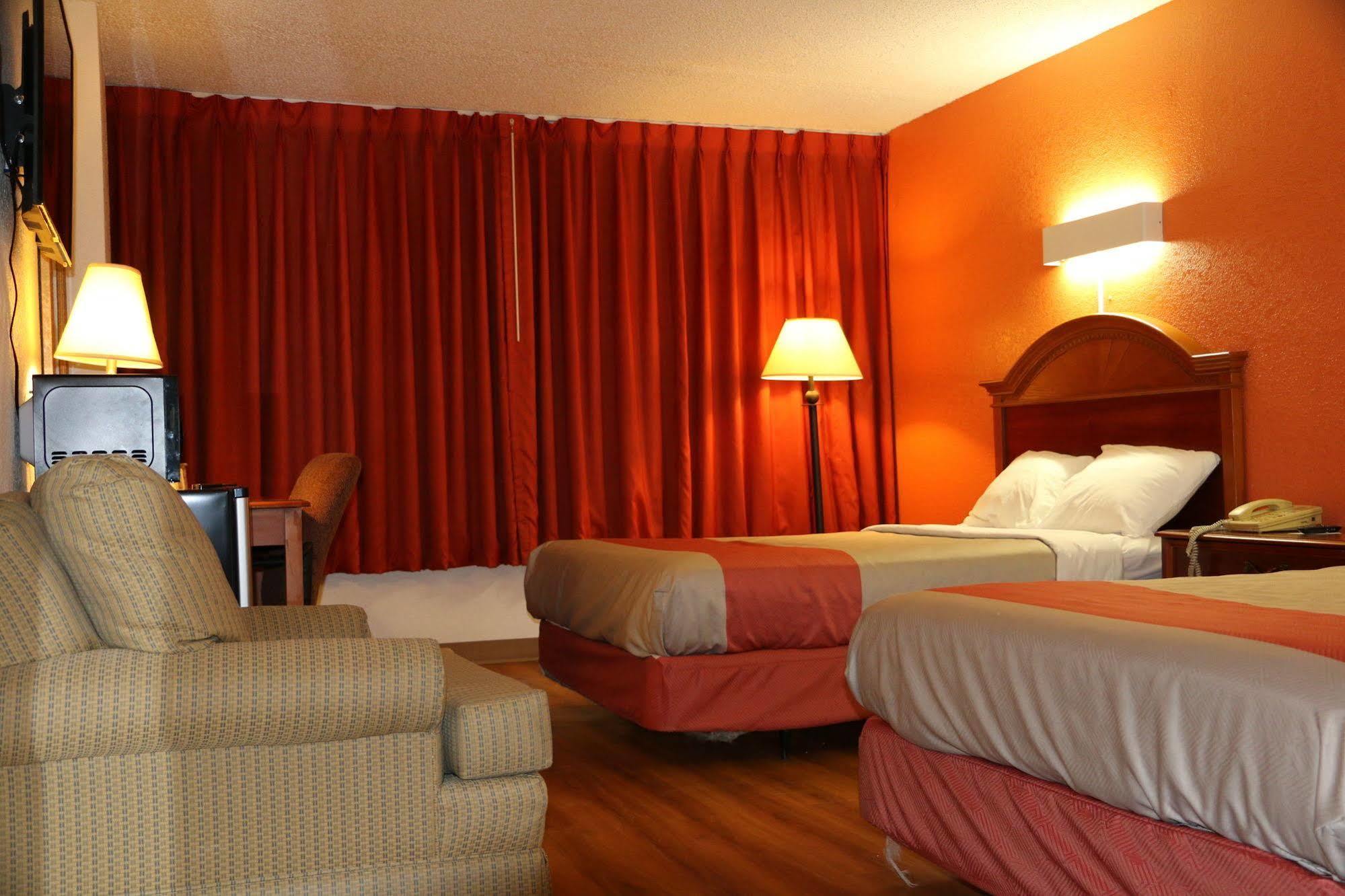 Sky Hotel At Tulsa Airport Bagian luar foto